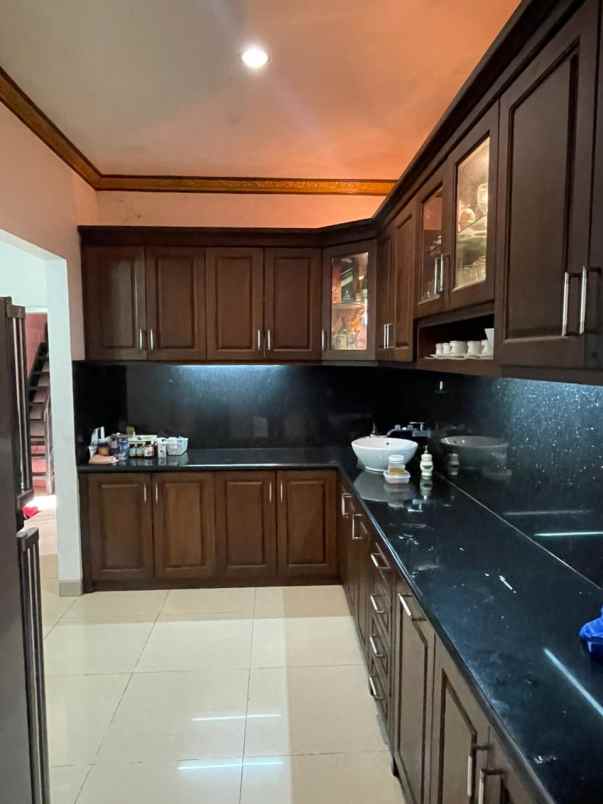 dijual rumah cluster lantana jgc