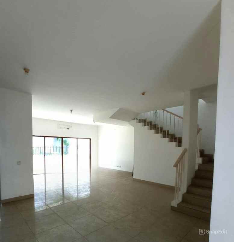 dijual rumah cluster lantana jgc