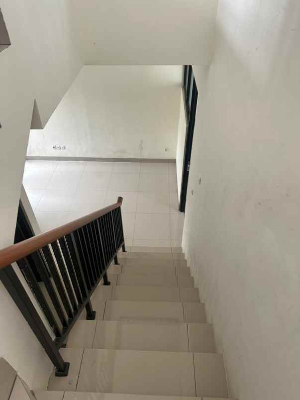 dijual rumah cluster lavesh harapan