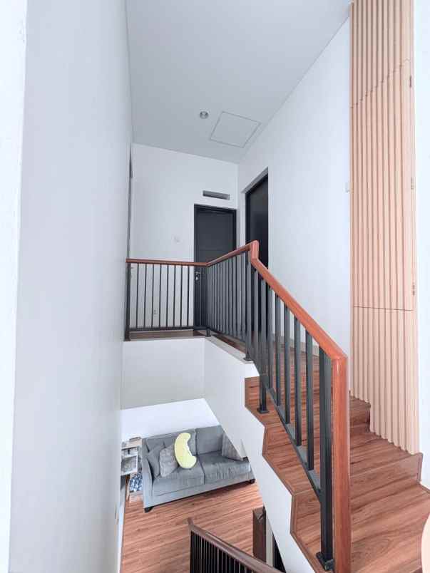 dijual rumah cluster lavesh kota