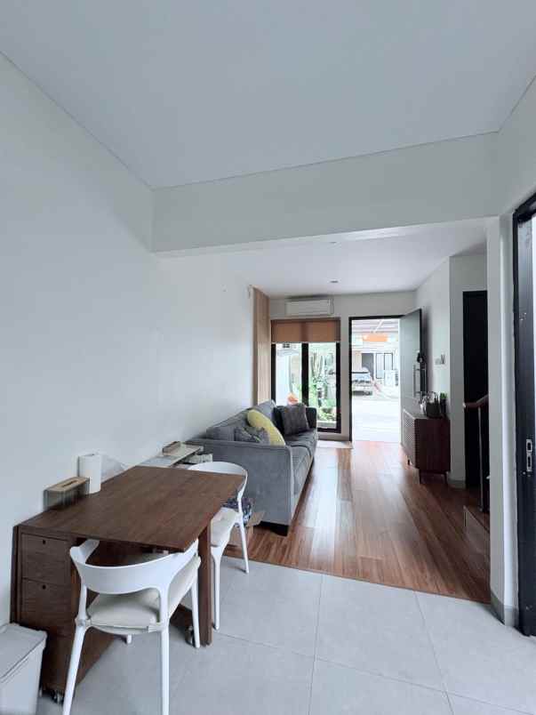 dijual rumah cluster lavesh kota