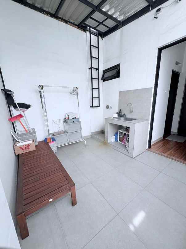 dijual rumah cluster lavesh kota