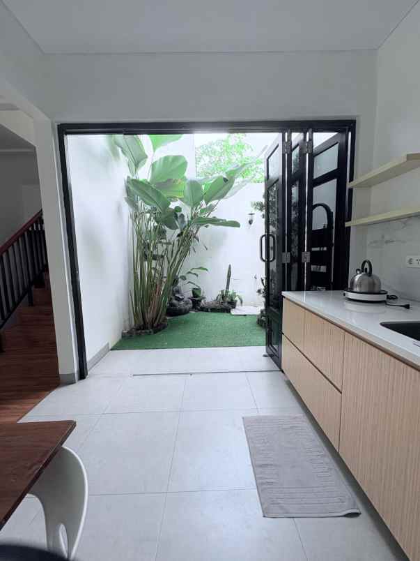 dijual rumah cluster lavesh kota