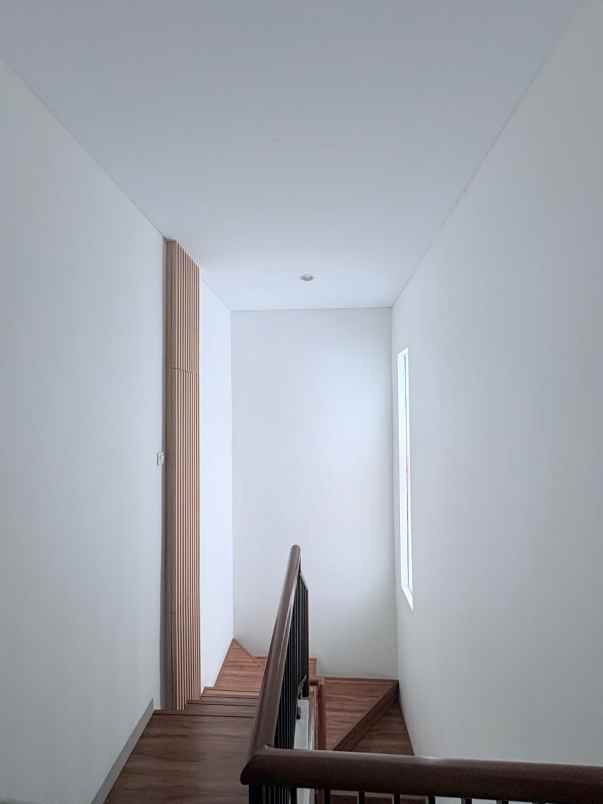 dijual rumah cluster lavesh kota
