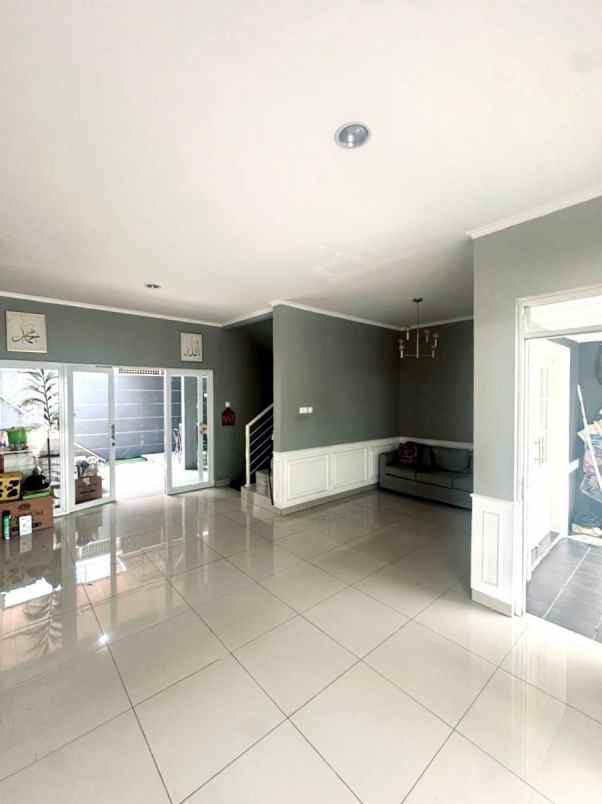 dijual rumah cluster paradise regency