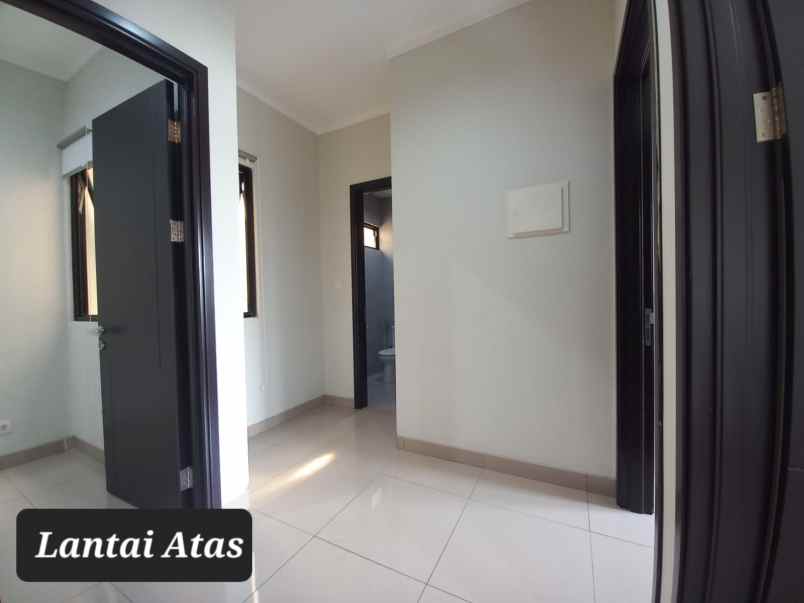 dijual rumah cluster regia summarecon