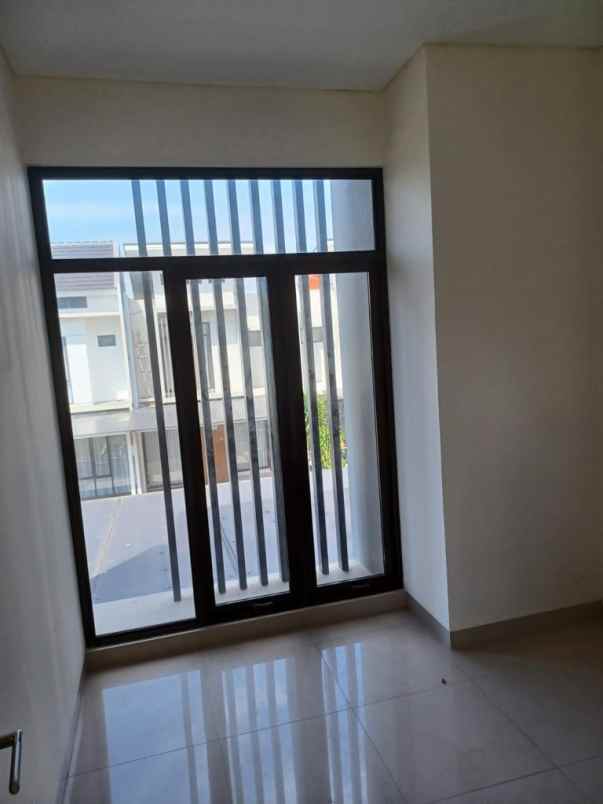 dijual rumah cluster shinano jakarta