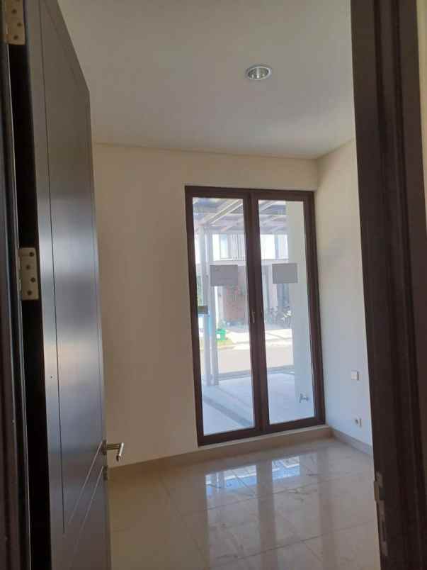 dijual rumah cluster shinano jakarta