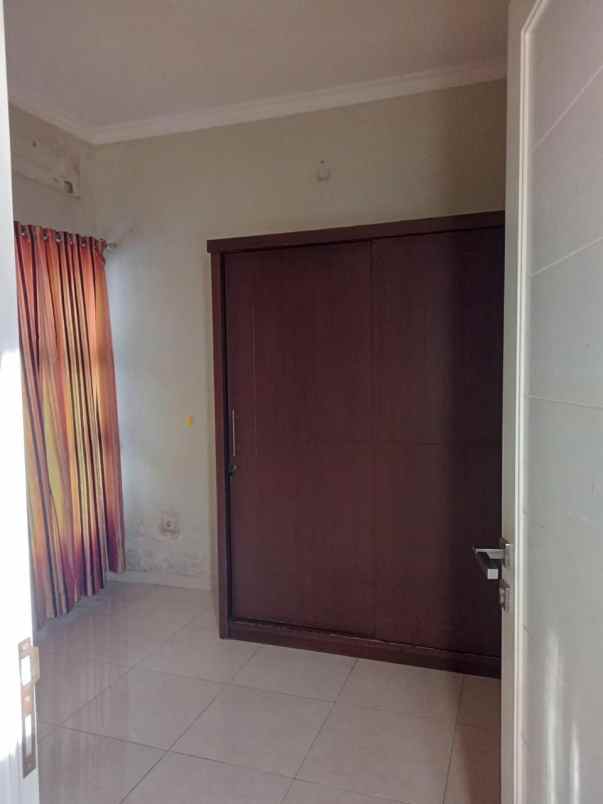 dijual rumah cluster teresta metland