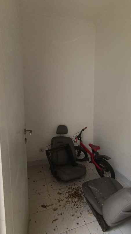 dijual rumah cluster thames jgc