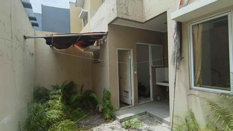 dijual rumah cluster thames jgc
