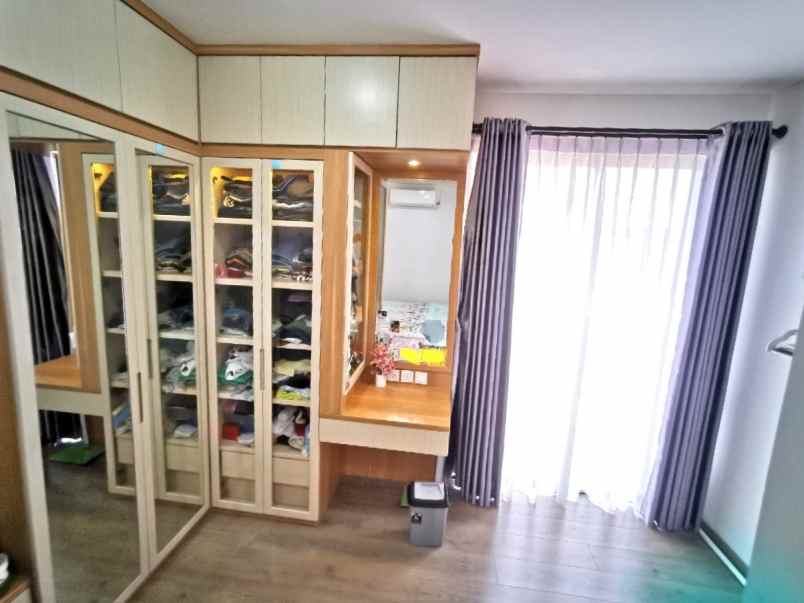 dijual rumah cluster wisteria metland