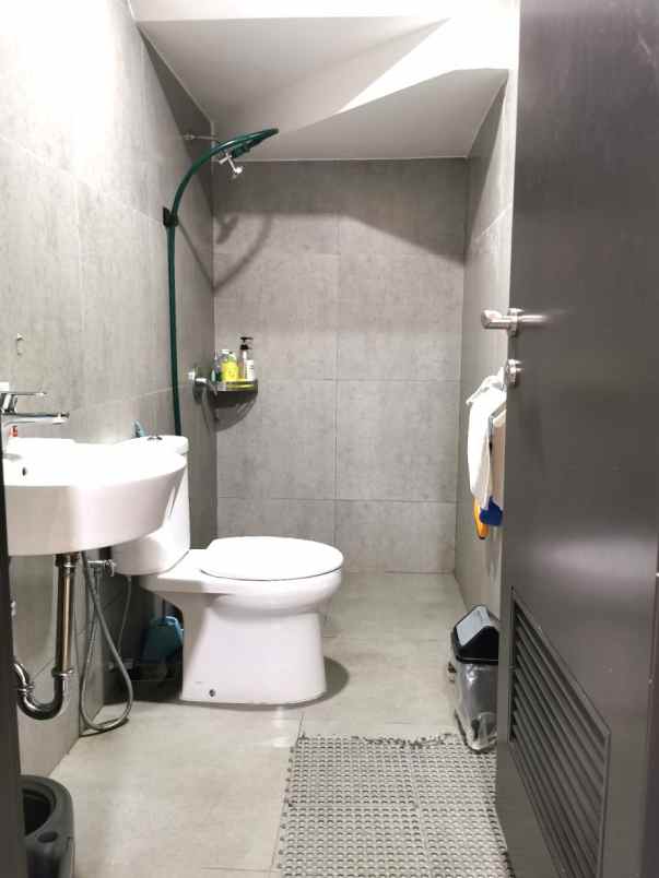 dijual rumah cluster wisteria metland