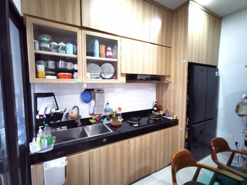 dijual rumah cluster wisteria metland