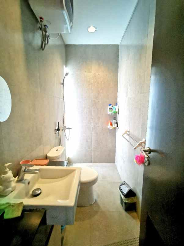 dijual rumah cluster wisteria metland