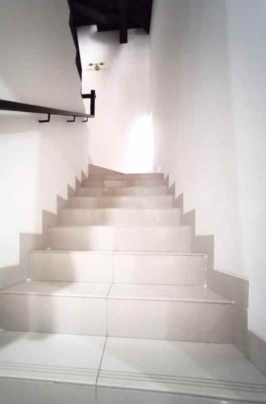 dijual rumah cluster wisteria metland