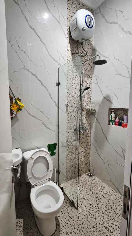 dijual rumah cluster yarra jgc jakarta