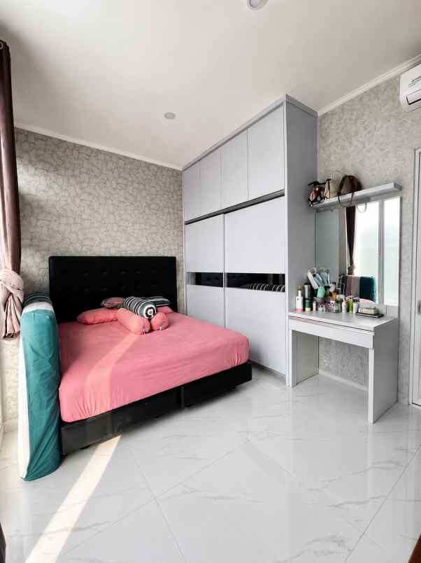 dijual rumah cluster yarra jgc jakarta