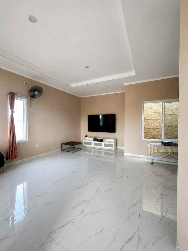 dijual rumah cluster yarra jgc jakarta