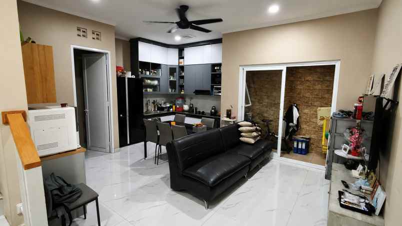 dijual rumah cluster yarra jgc jakarta