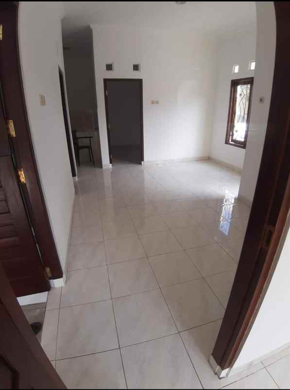 dijual rumah condongcatur kec depok