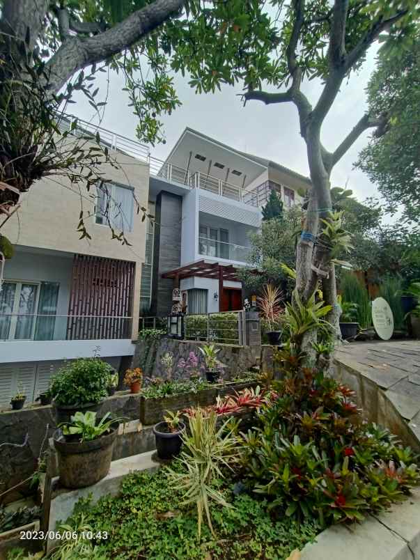 dijual rumah dago resort pakar