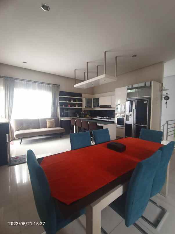 dijual rumah dago resort pakar