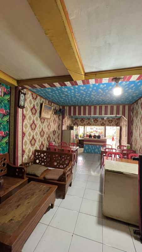 dijual rumah dan resto strategis di jakarta timur