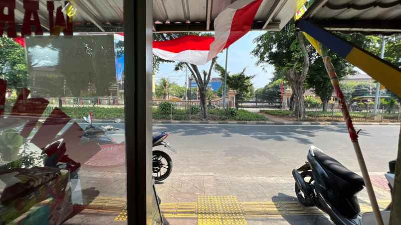 dijual rumah dan resto strategis di jakarta timur