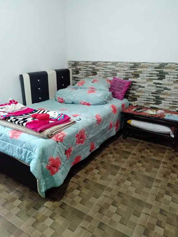 dijual rumah dan toko di tengah kota batu