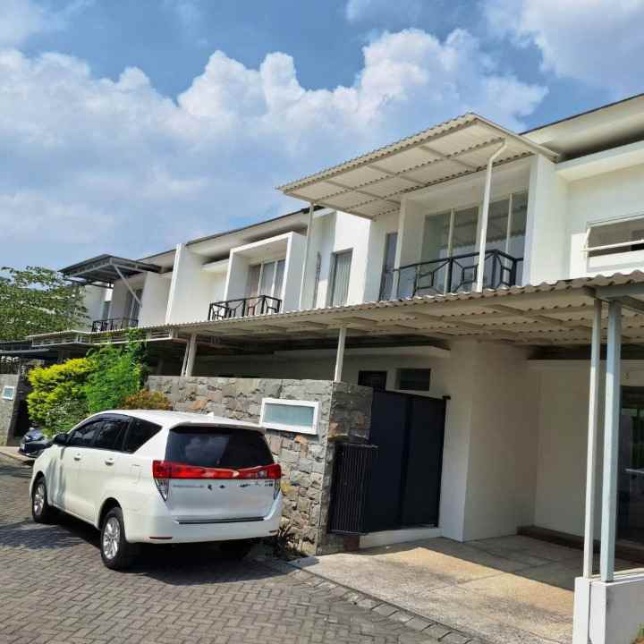 dijual rumah de casa residence