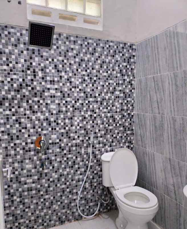 dijual rumah dekat balai desa