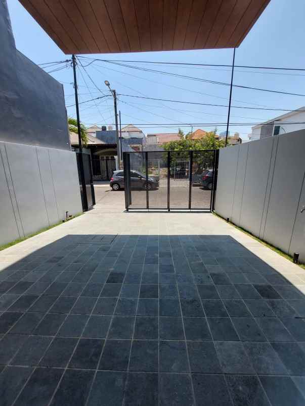 dijual rumah dharmahusada