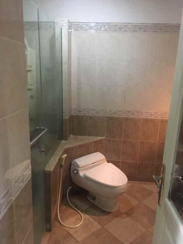 dijual rumah dharmahusada indah