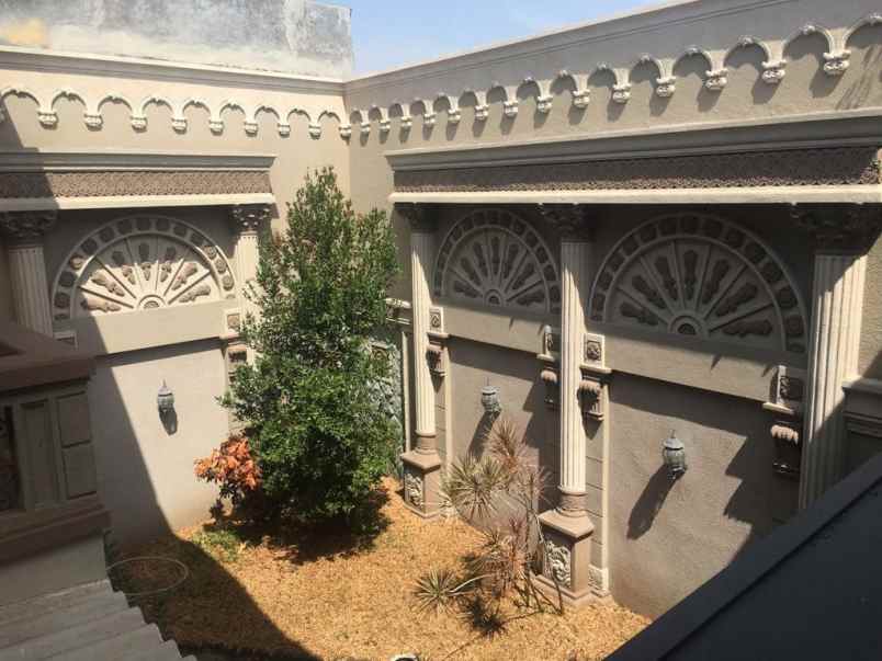 dijual rumah dharmahusada indah