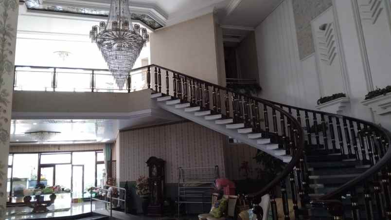 dijual rumah dharmahusada indah