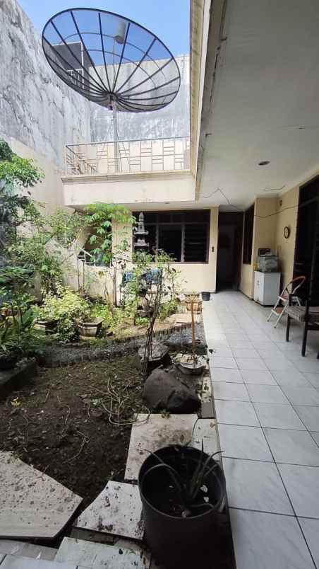 dijual rumah dharmahusada indah timur