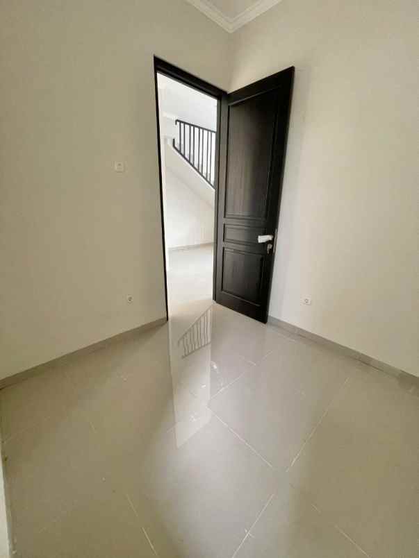 dijual rumah di bsd