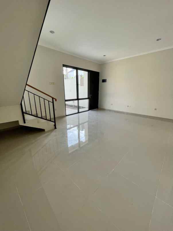 dijual rumah di bsd