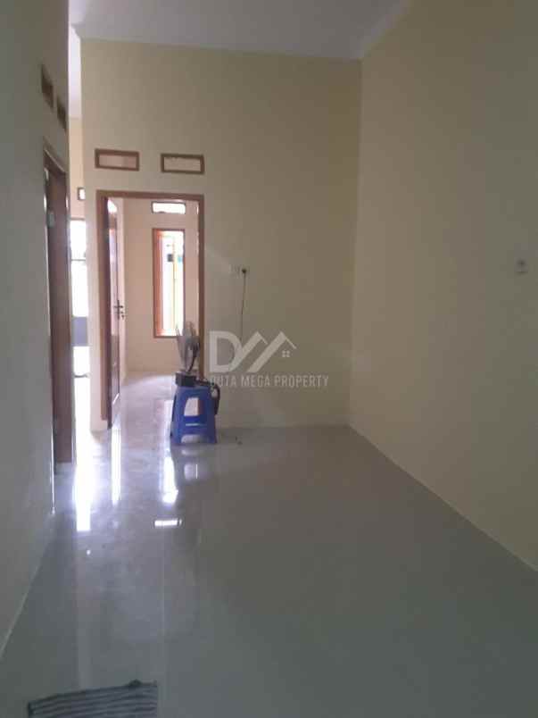 dijual rumah di cipondoh