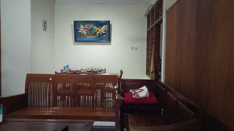dijual rumah di eramas 2000 jakarta timur