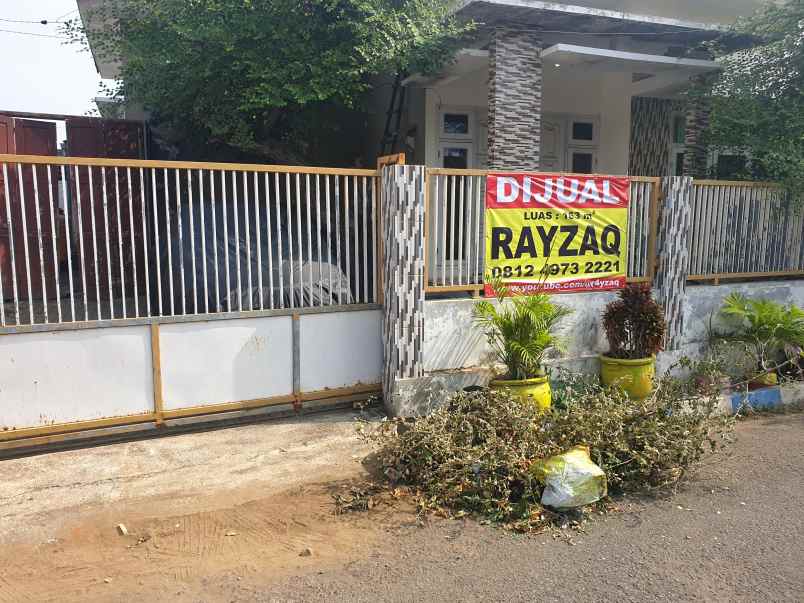 dijual rumah di jalan margoutomo pasuruan kota jatim