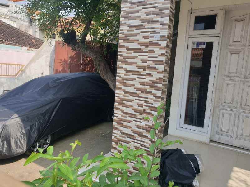 dijual rumah di jalan margoutomo pasuruan kota jatim