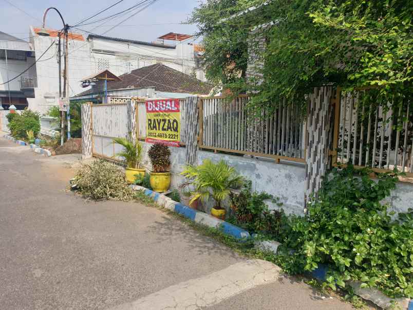 dijual rumah di jalan margoutomo pasuruan kota jatim