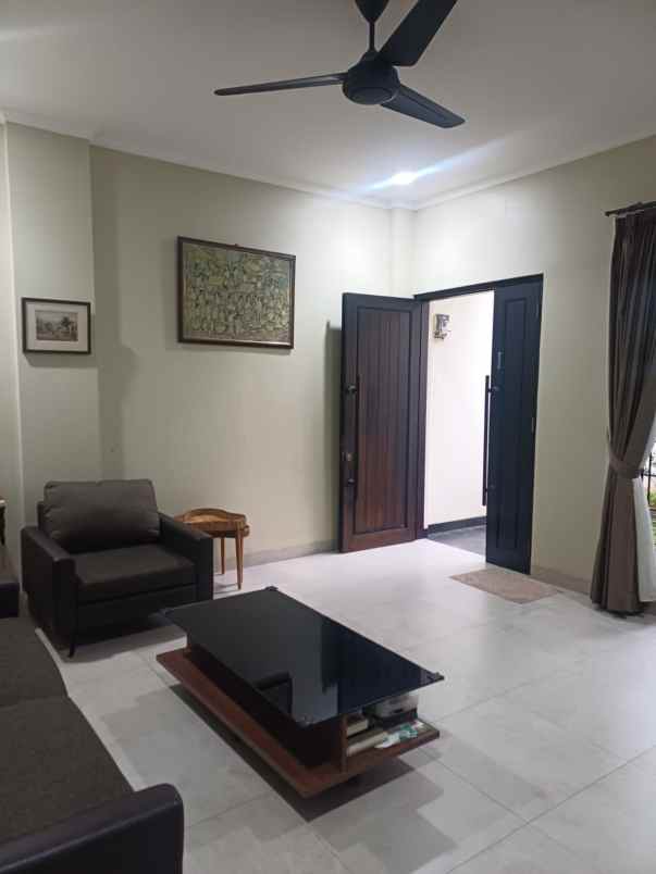 dijual rumah di kavling dprd ciracas jaktim