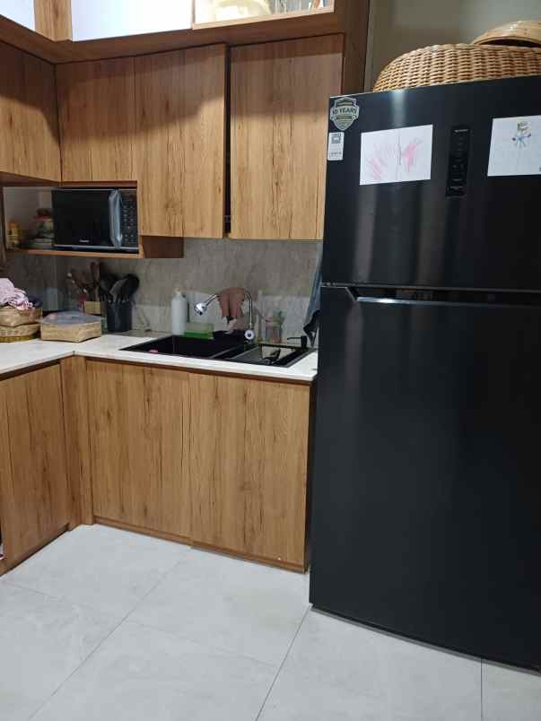 dijual rumah di kavling dprd ciracas jaktim