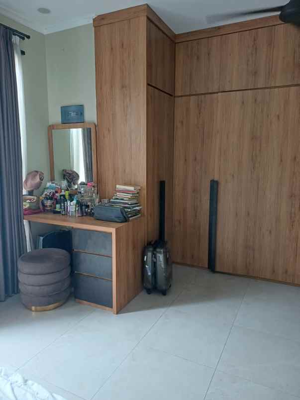 dijual rumah di kavling dprd ciracas jaktim