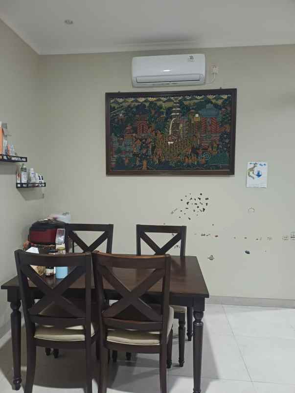dijual rumah di kavling dprd ciracas jaktim