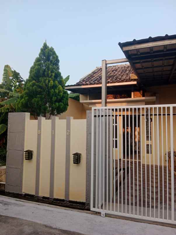 dijual rumah di plumbon