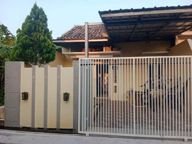 dijual rumah di plumbon